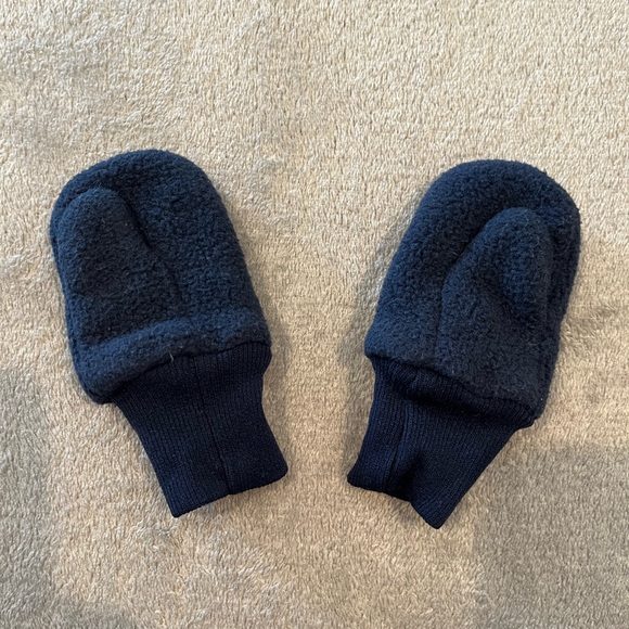 EUC 0-3M Patagonia Baby Pita Pocket Fleece Mittens in Navy - Picture 2 of 2